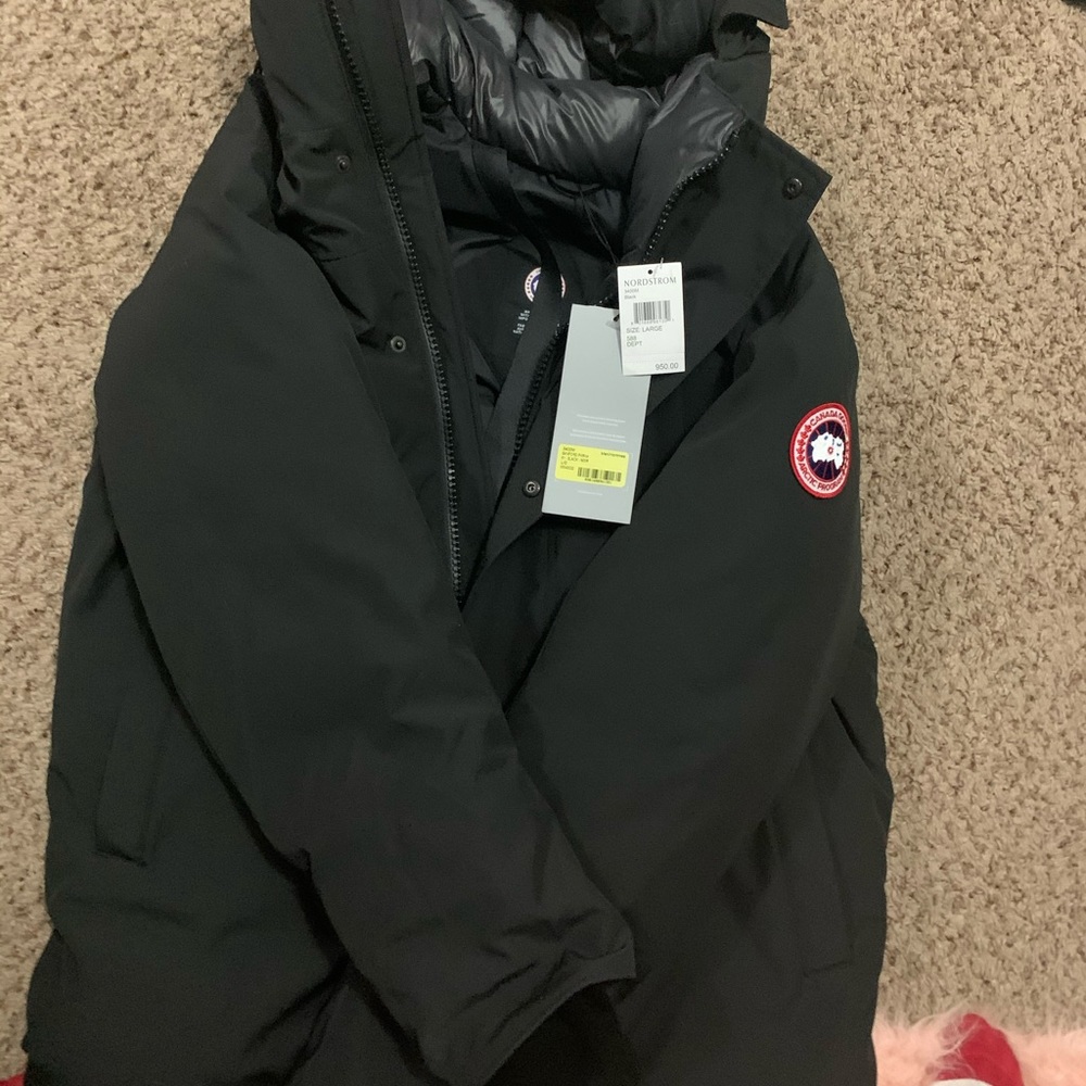 Men’s Canada Goose Coat Size Large